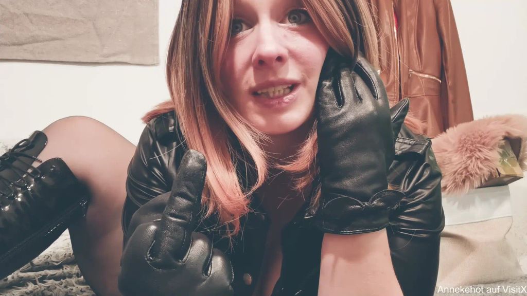 sexy foto nr. 7 von Mein Mittelfinger fickt Dein Maul