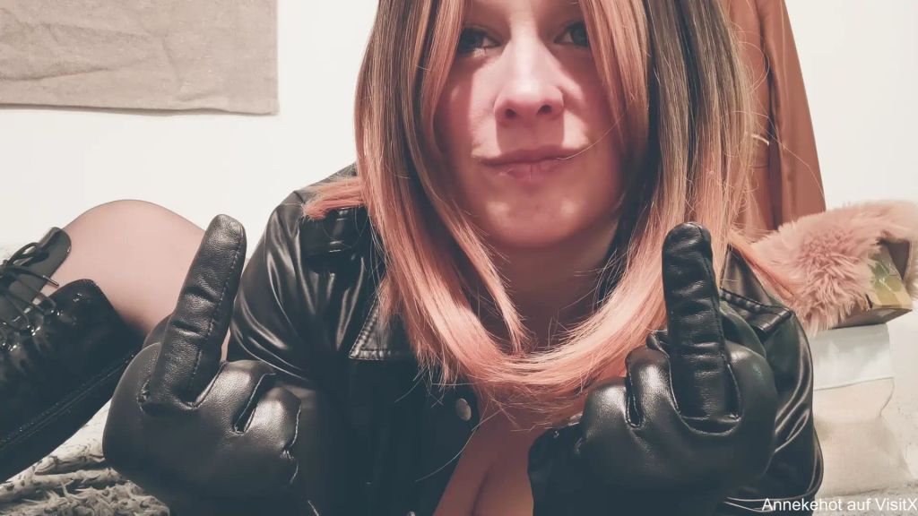 sexy foto nr. 10 von Mein Mittelfinger fickt Dein Maul