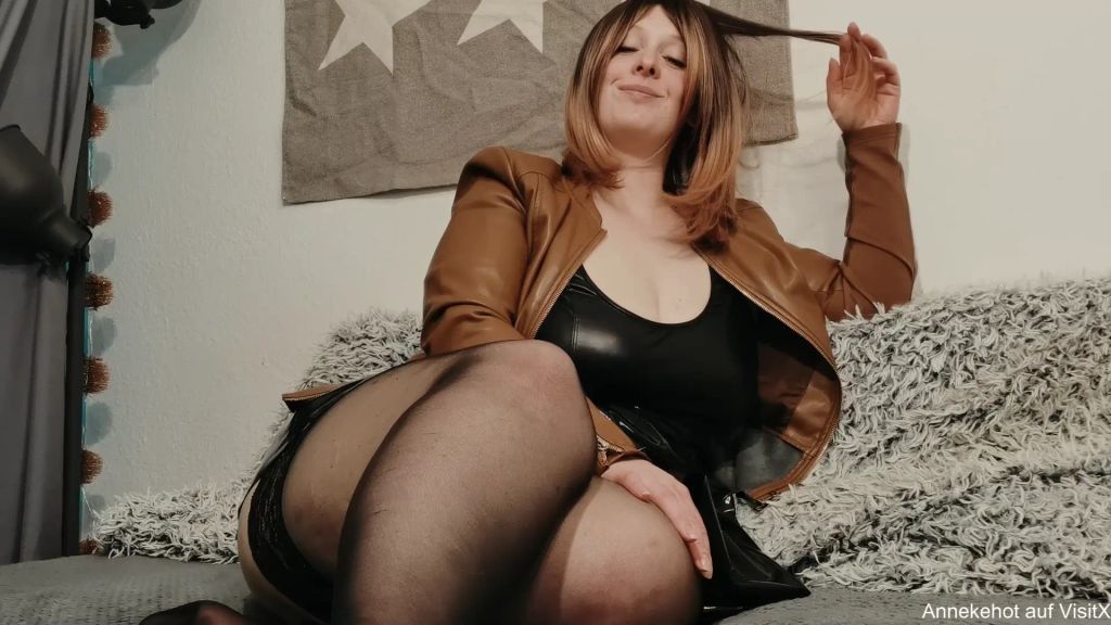 Vorschaubild 8 zum Video „Wichsschlampen Aufgabe - Peinlich wichsen 3“