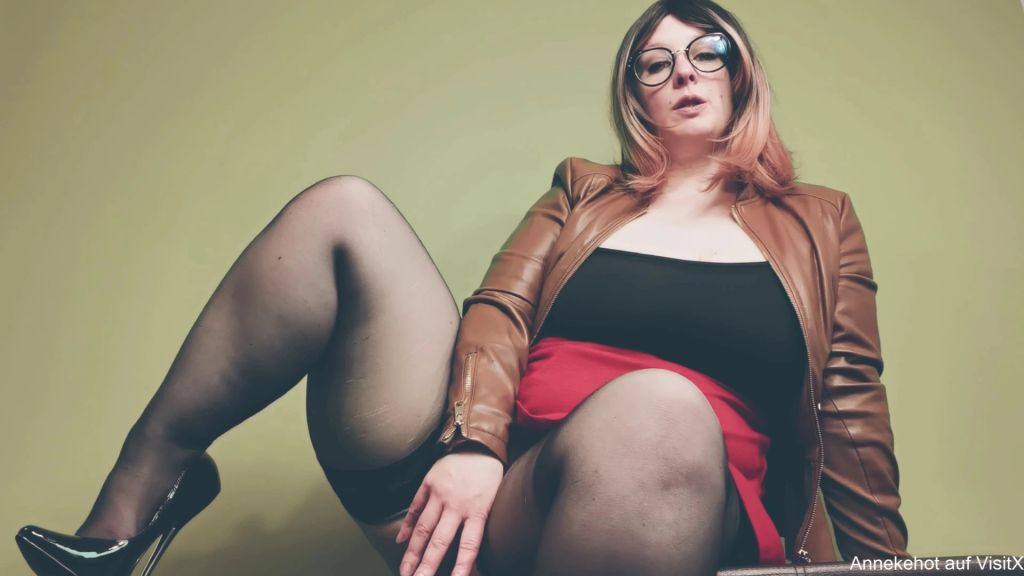 Vorschaubild 10 zum Video „Deine Chefin fotzt Dich an“