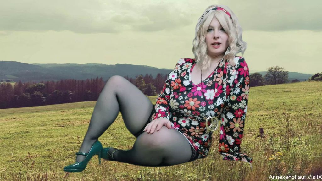 sexy foto nr. 2 von Moni die Neue zeigt Dir die Arschfotze