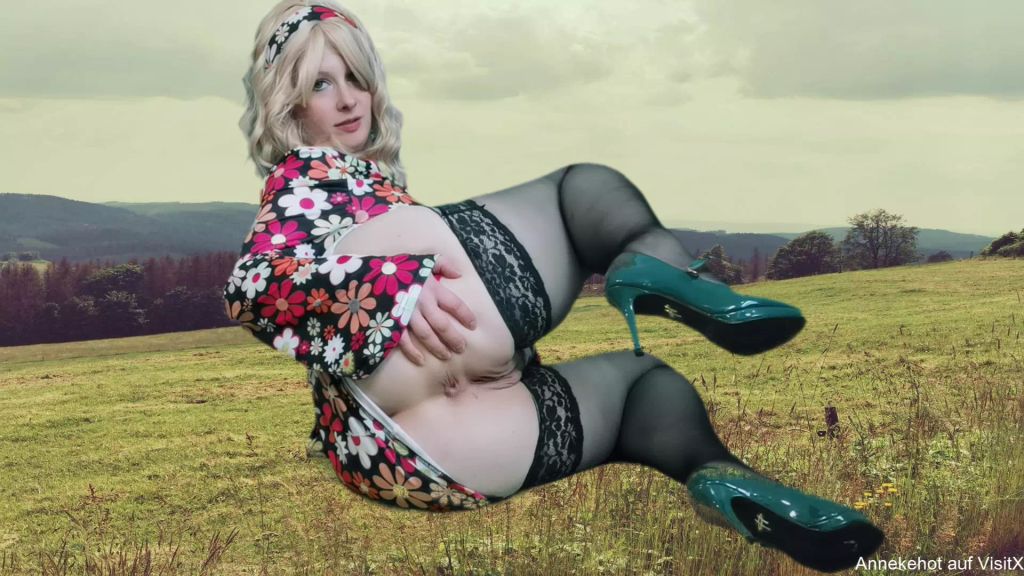 sexy foto nr. 5 von Moni die Neue zeigt Dir die Arschfotze