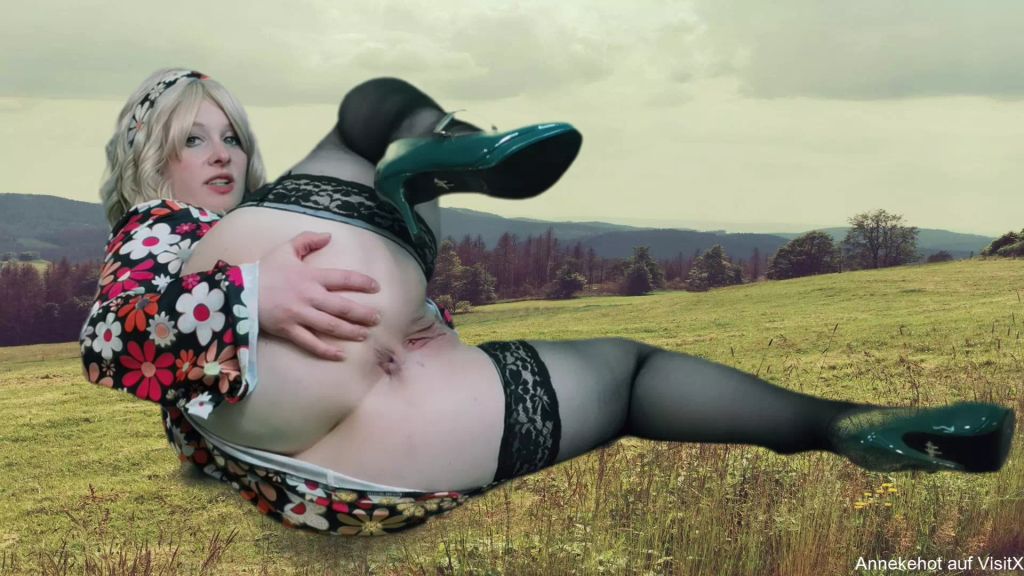 sexy foto nr. 7 von Moni die Neue zeigt Dir die Arschfotze