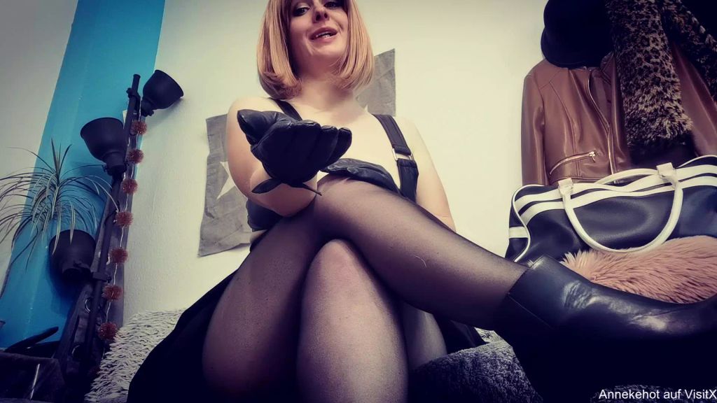 sexy foto nr. 2 von Leck Dein Häufchen von der Handschuhhand