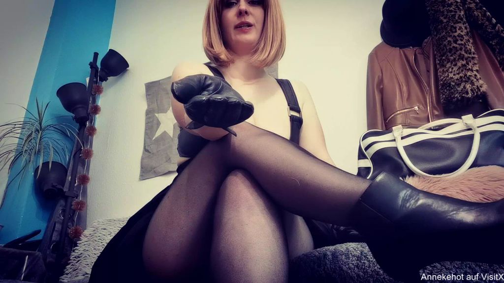 sexy foto nr. 3 von Leck Dein Häufchen von der Handschuhhand