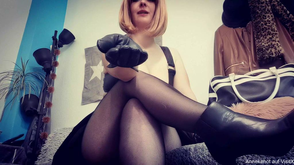 sexy foto nr. 4 von Leck Dein Häufchen von der Handschuhhand