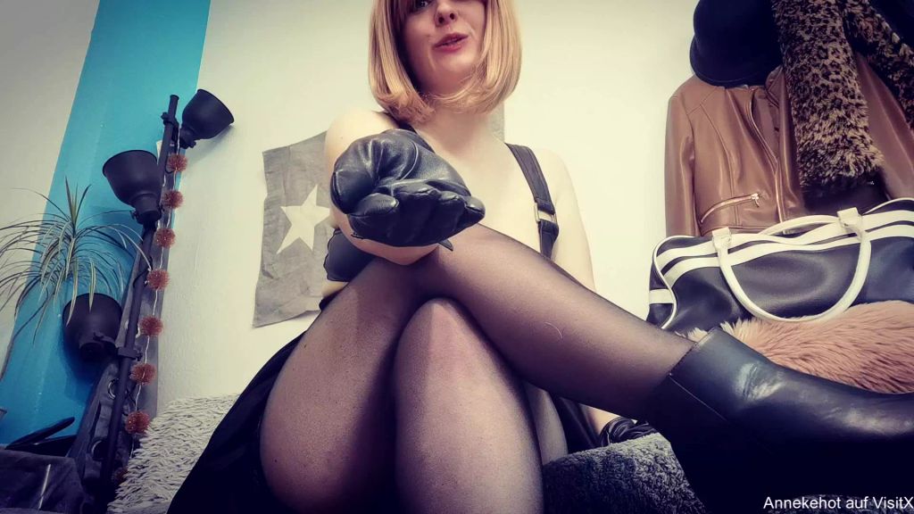 sexy foto nr. 7 von Leck Dein Häufchen von der Handschuhhand