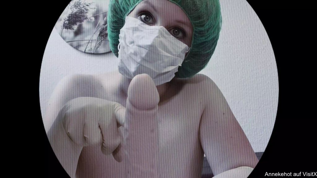 sexy foto nr. 1 von OP Schwester Lisa Wichst Dich