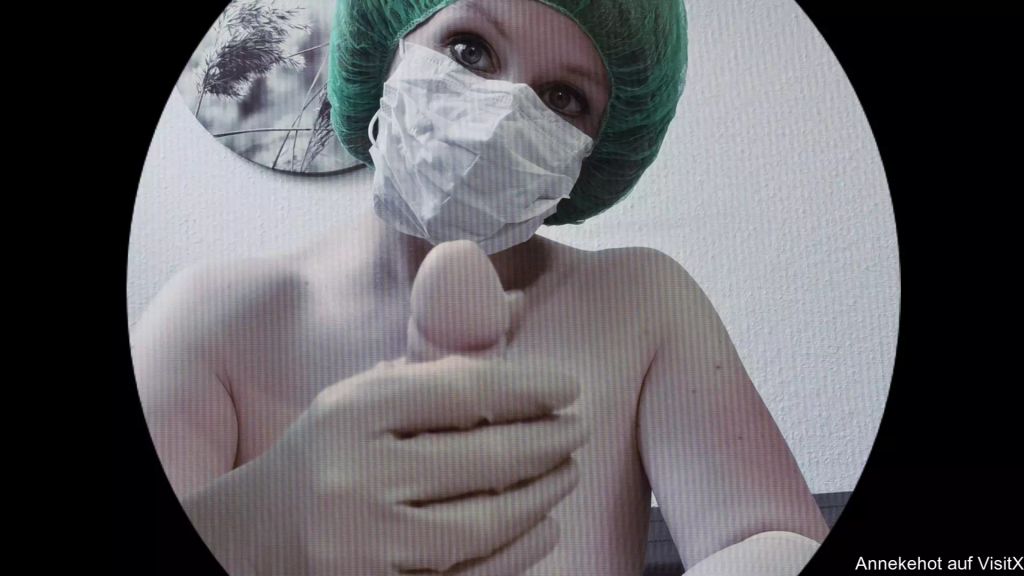 sexy foto nr. 2 von OP Schwester Lisa Wichst Dich