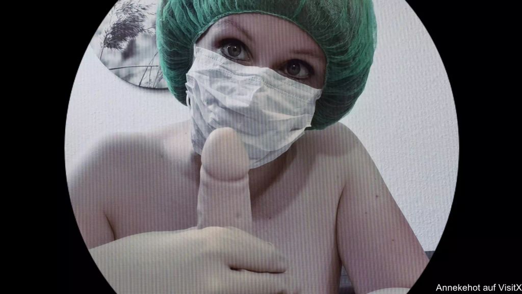 sexy foto nr. 3 von OP Schwester Lisa Wichst Dich