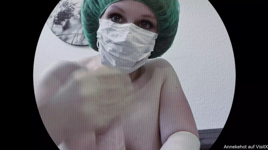 sexy foto nr. 4 von OP Schwester Lisa Wichst Dich