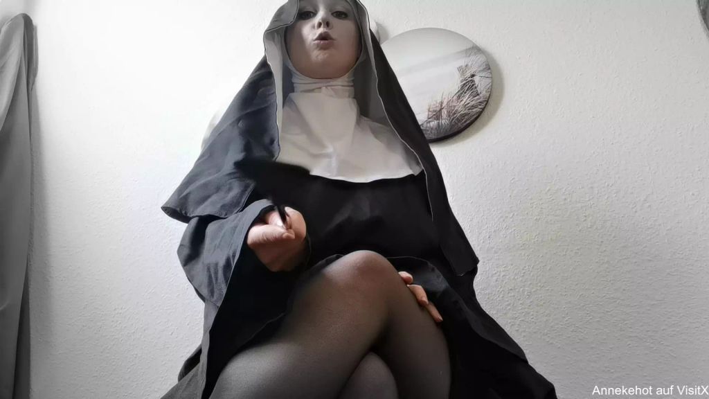 sexy foto nr. 1 von Anneliese ärgert die Kleinpimmelträger