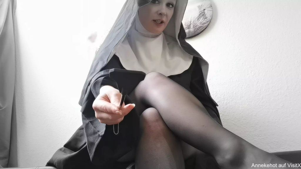 sexy foto nr. 9 von Anneliese ärgert die Kleinpimmelträger
