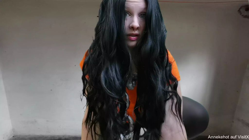 sexy foto nr. 5 von Die Neue Fotze muss mal 2