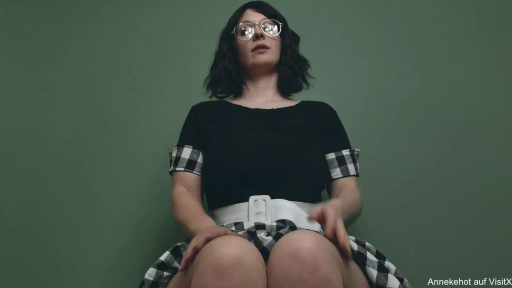 sexy foto nr. 1 von Im Hinterzimmer bei Frau Dr. zur Scheide