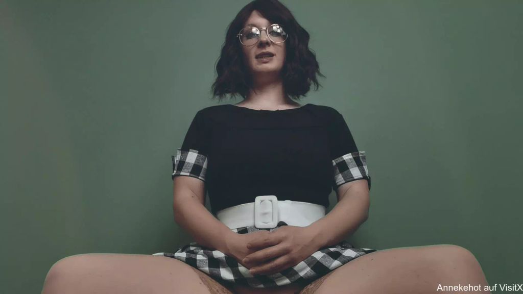 sexy foto nr. 2 von Im Hinterzimmer bei Frau Dr. zur Scheide