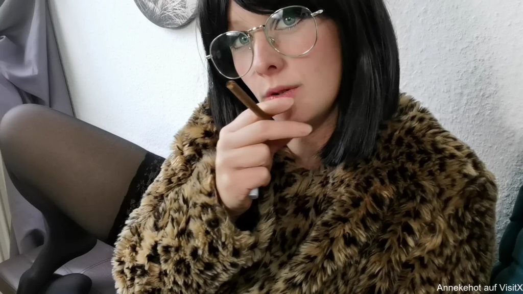 sexy foto nr. 1 von Kira kennt die Wahrheit