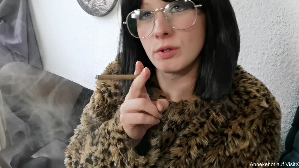 sexy foto nr. 2 von Kira kennt die Wahrheit