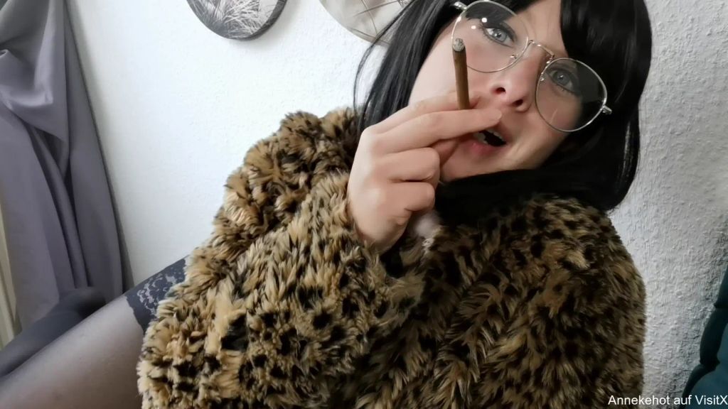 sexy foto nr. 5 von Kira kennt die Wahrheit