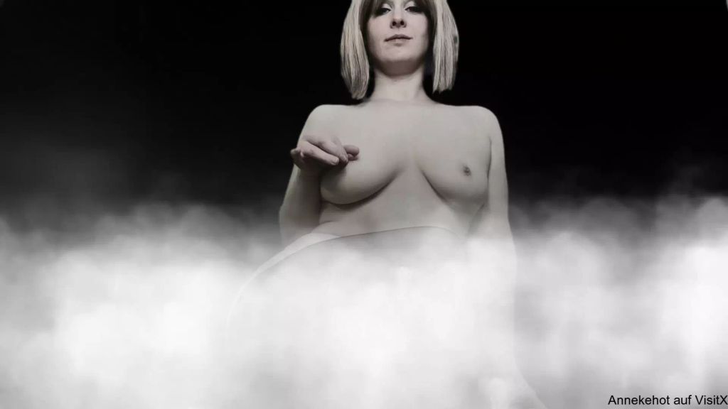 sexy foto nr. 4 von Die Nackte im Nebel- präsentiere ihr Dein Sperma