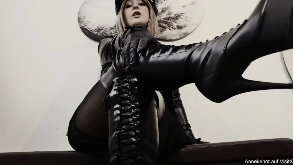 sexy foto nr. 9 von Leck meine Stiefel