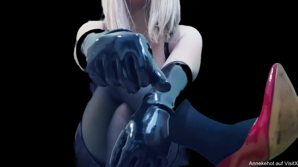 sexy foto nr. 8 von Leck mir den Latexmittelfinger