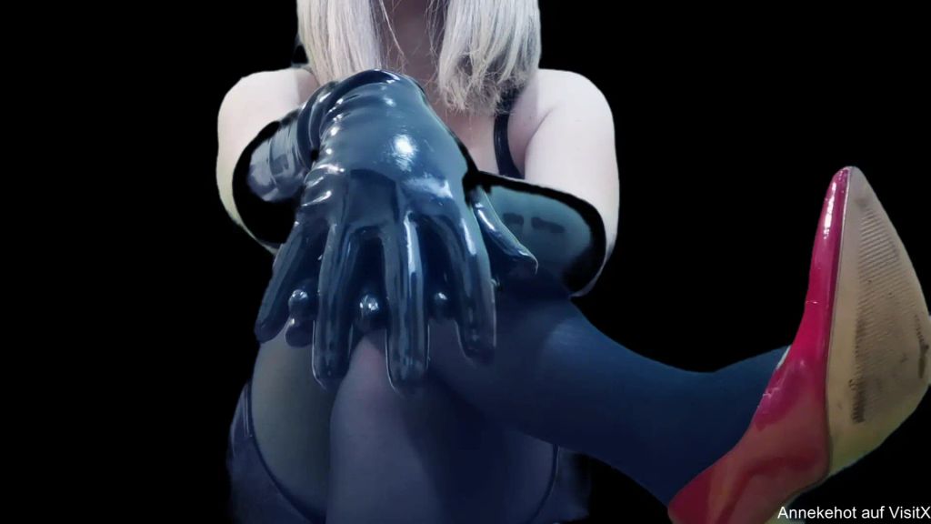 sexy foto nr. 9 von Leck mir den Latexmittelfinger