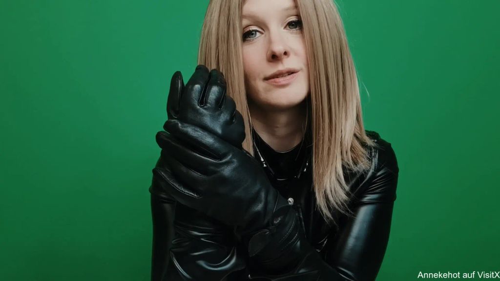 sexy foto nr. 4 von Die Lederhand fickt Dich