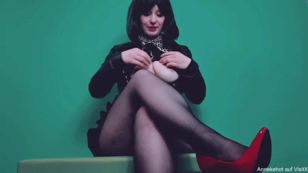 sexy foto nr. 9 von Komm nuckeln an Kiras Busen