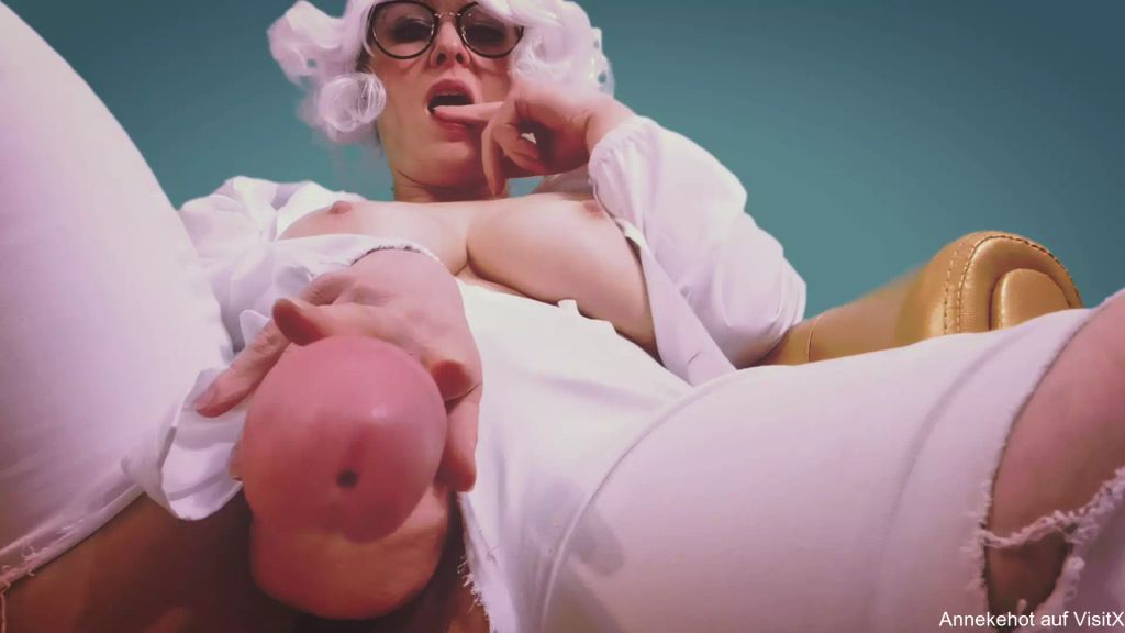 sexy foto nr. 4 von Krankenschwester fickt Dich mit ihrem Weiberschwanz