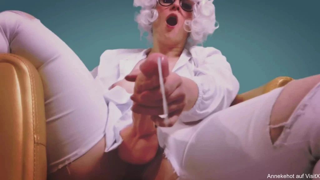 sexy foto nr. 10 von Krankenschwester fickt Dich mit ihrem Weiberschwanz