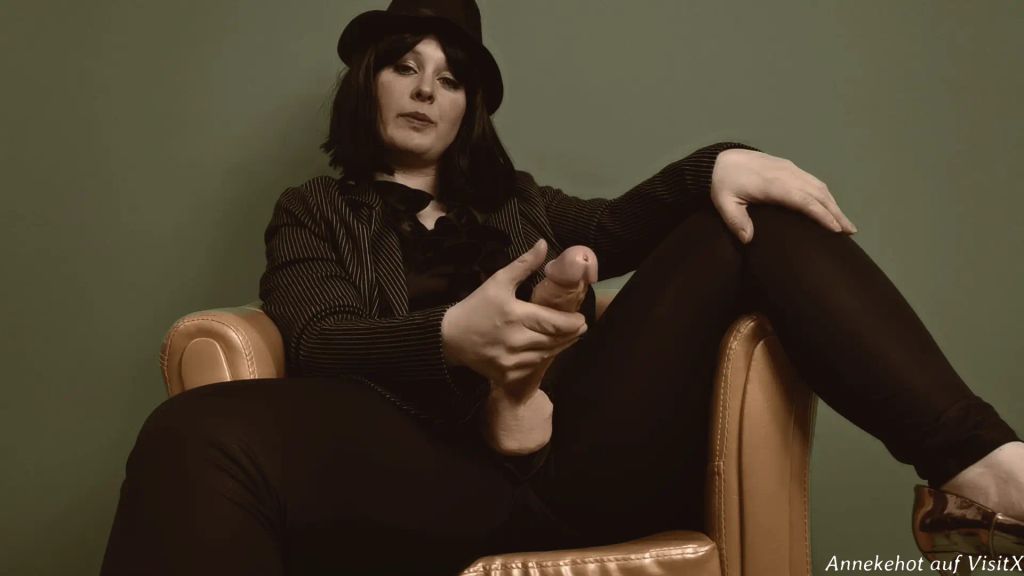 sexy foto nr. 2 von Olivia benutz das beste Bückstück