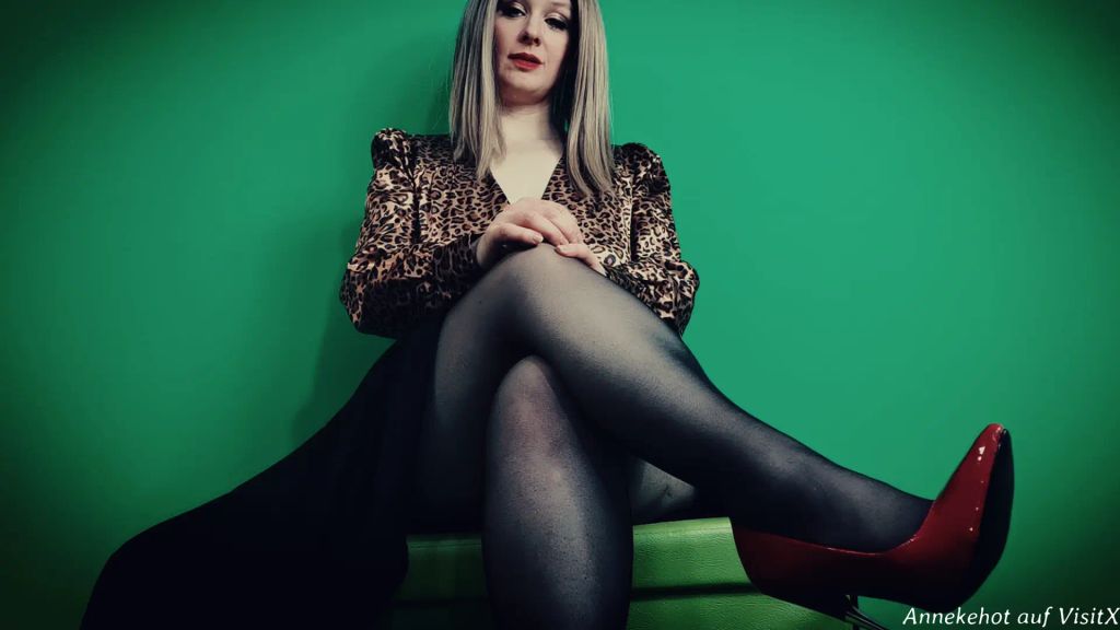 sexy foto nr. 4 von Der Wichsdiener darf Fotzenküsse geben