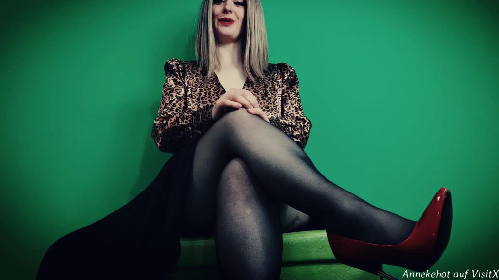 sexy foto nr. 6 von Der Wichsdiener darf Fotzenküsse geben