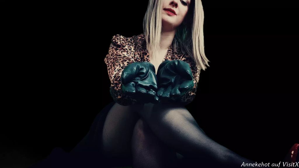 sexy foto nr. 5 von Du brauchst mich in Lederhandschuhen