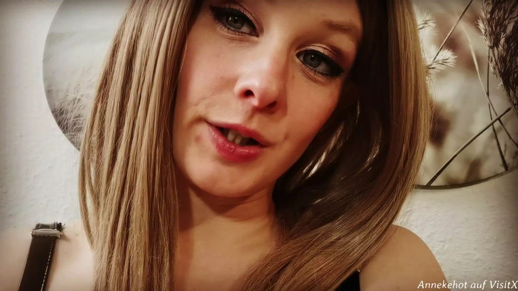 sexy foto nr. 2 von Eheweib ist weg - jetzt wird gewichst