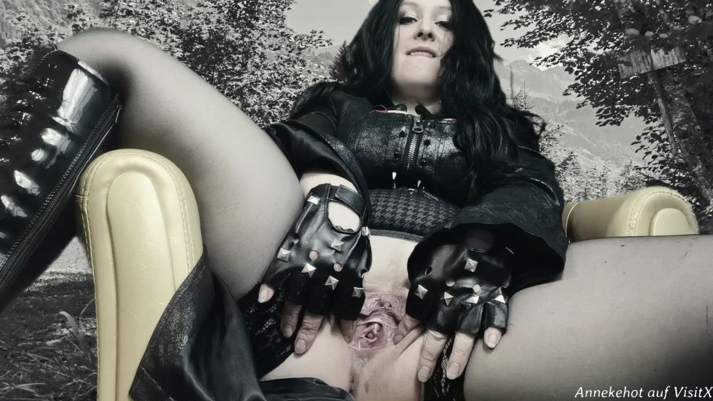 sexy foto nr. 6 von Die Aufzieherin hat die beste Ware