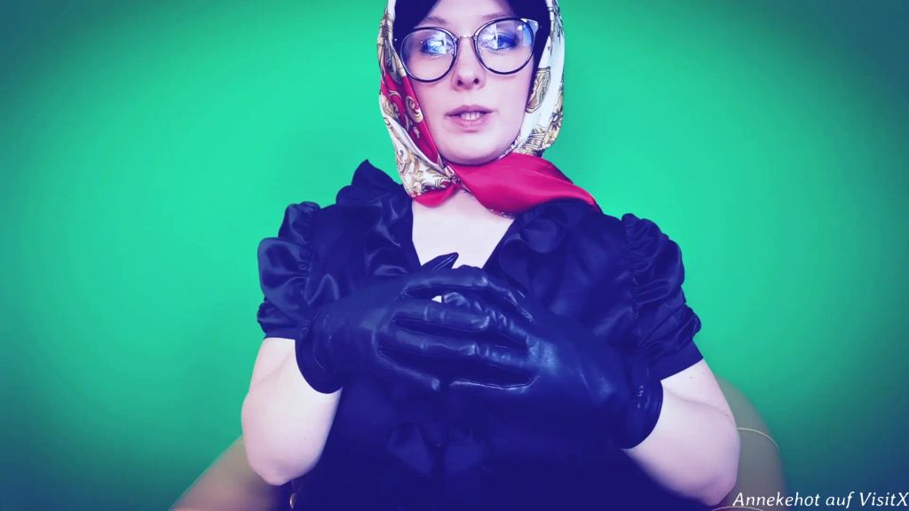 sexy foto nr. 1 von Deine elegante Vermieterin stellt Dich zur Rede