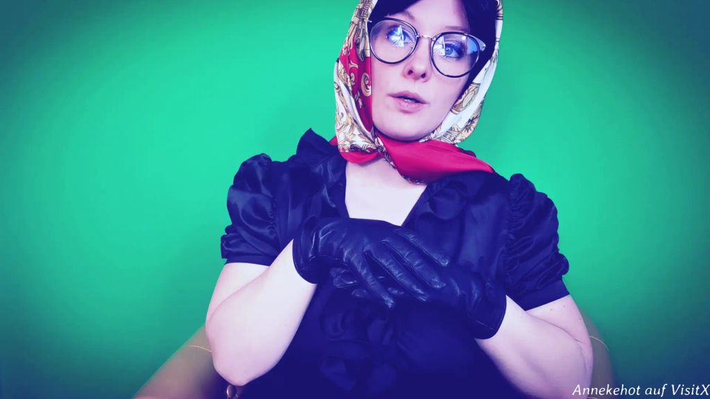 sexy foto nr. 2 von Deine elegante Vermieterin stellt Dich zur Rede