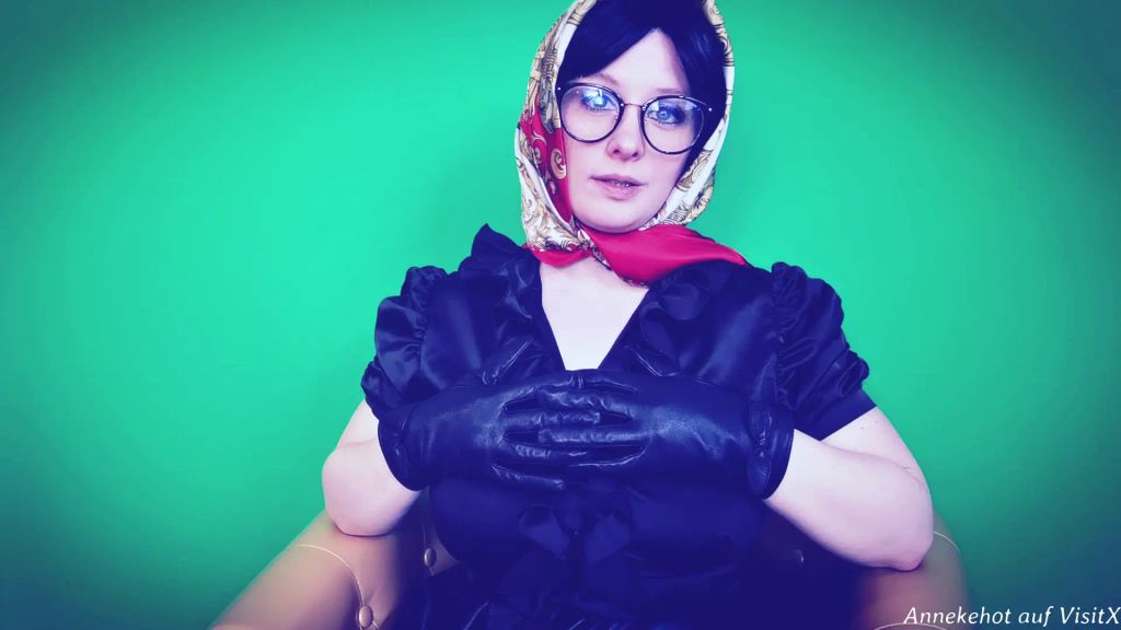 sexy foto nr. 4 von Deine elegante Vermieterin stellt Dich zur Rede