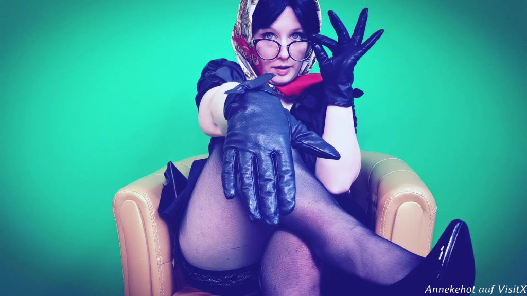 sexy foto nr. 6 von Deine elegante Vermieterin stellt Dich zur Rede