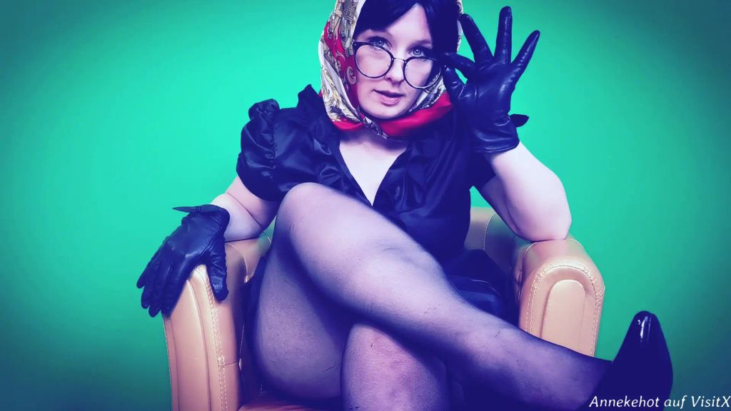 sexy foto nr. 9 von Deine elegante Vermieterin stellt Dich zur Rede