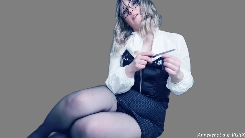 sexy foto nr. 7 von Sekretärinpisse - Chef darf glotzen