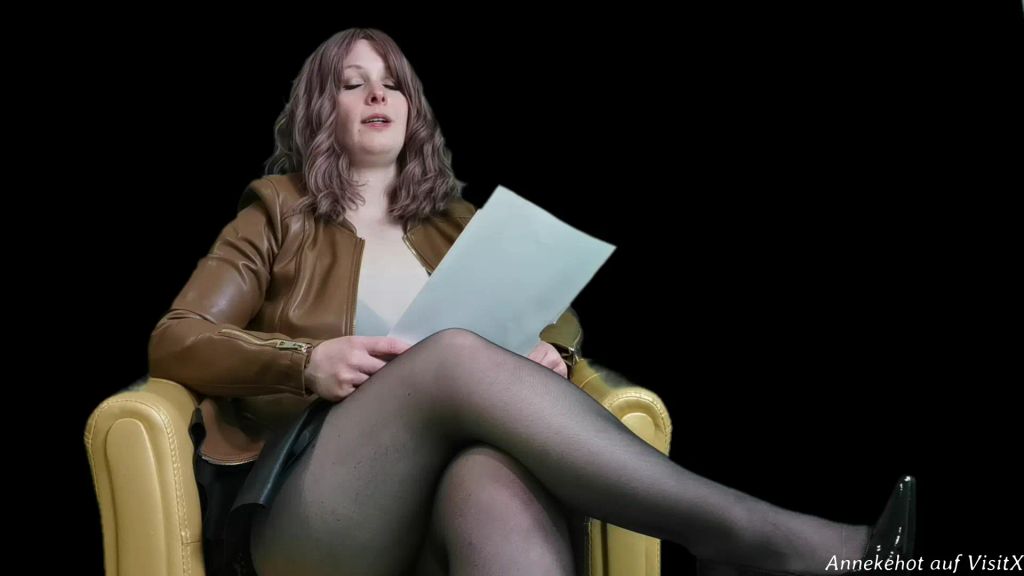 sexy foto nr. 3 von Moderatorin leistet schnelle Fotzenhilfe