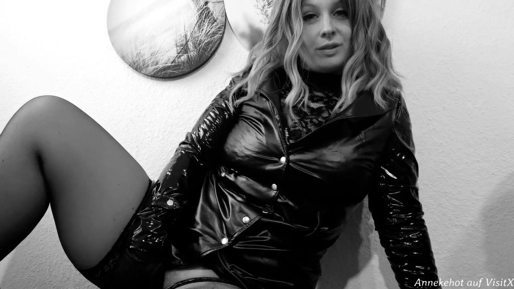 sexy foto nr. 6 von Du Wichsling - Ich Göttin