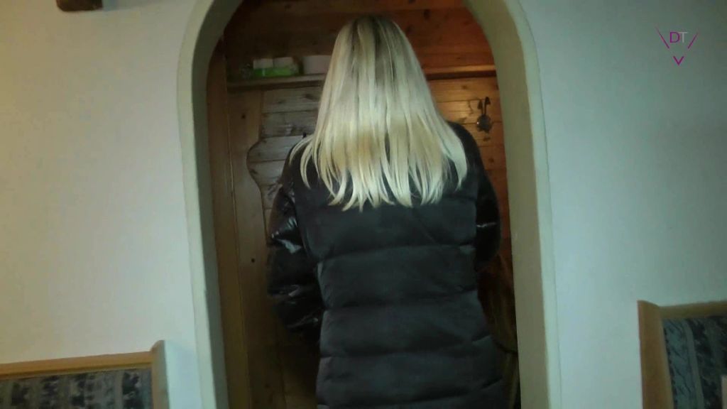 sexy foto nr. 2 von Skandal-Fick auf öffentlichem Herren-Klo
