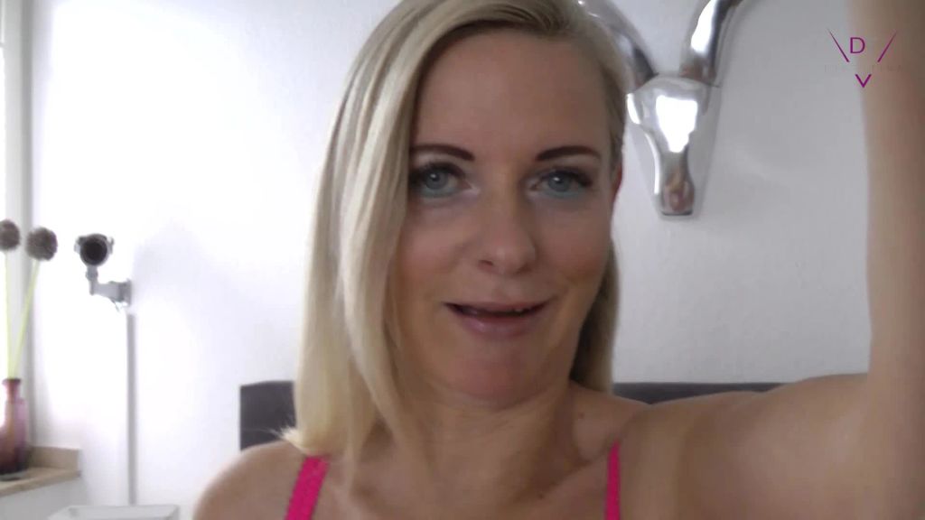 sexy foto nr. 1 von HAUTNAH im „Selfie-Style“