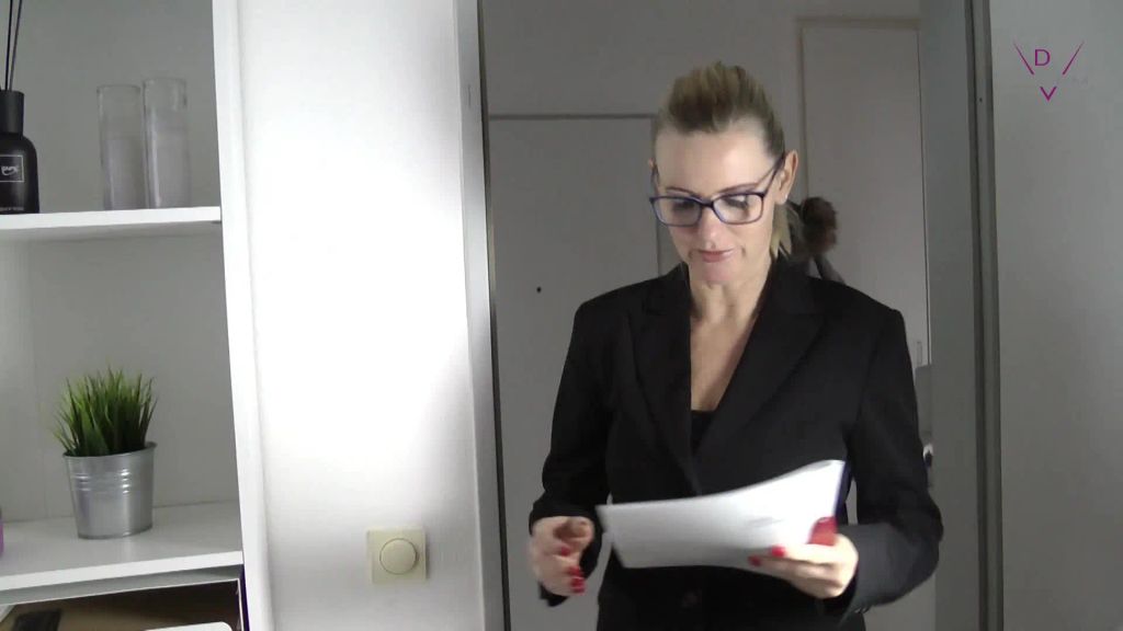 sexy foto nr. 1 von Abmahnung! Azubi zum ficken verführt!
