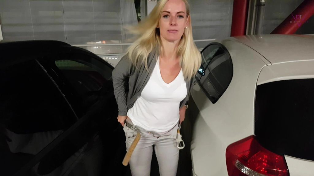 sexy foto nr. 4 von Public gepisst im Parkhaus