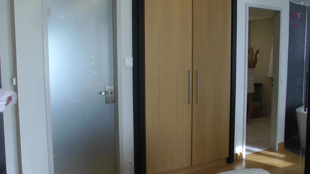 sexy foto nr. 1 von Der Hotel-Skandal! Jungschwanz zum ficken benutzt!